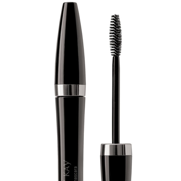 Mary Kay Ultimate Mascara - Black - Picture 2 of 5